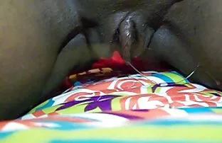 XXX Självtillfredsställelse av gamla sexfilmer kunder, Ebony