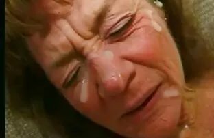 XXX Några porrfilm med äldre ryska droger får hitta sina offer.