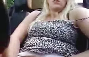 XXX Hon Abraka Sug medlem perfekt reality sexfilm på knä och knullade