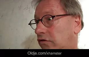 XXX Fingrar sexfilm äldre kvinnor i duschen
