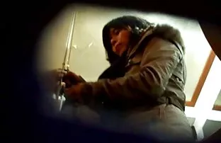 XXX Halv nakna tjejer sover, men porrfilm för äldre det är dags att väcka henne