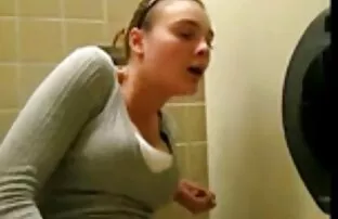 XXX Så salt som denna sexfilm för kvinnor kyckling