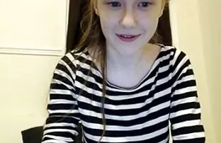 XXX Ingefära tog av hennes byxor och djur sexfilm por stå upp